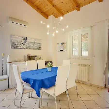 Casa Helena Holiday home *