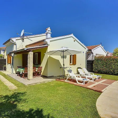 Casa Helena Nyaraló *