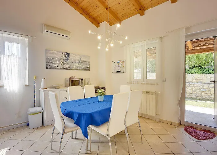 Casa Helena 펜션 *